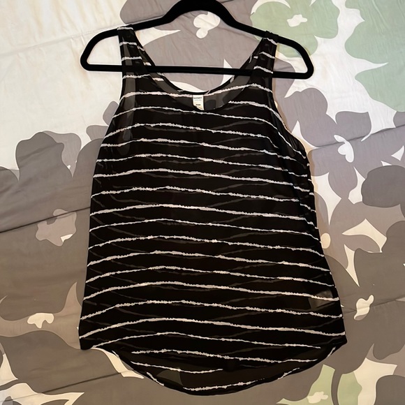 Old Navy Tank Top Size Medium - Picture 1 of 6